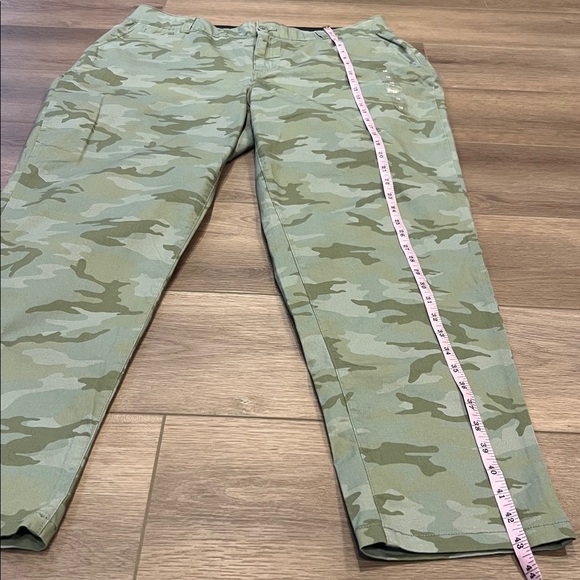 NWT Lane Bryant Green Camo Pants Size 16 Stretch - Picture 3 of 11